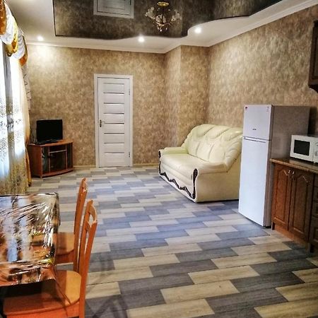 Посуточная Аренда В Центре Кропивницкого Daire Kirovograd Dış mekan fotoğraf
