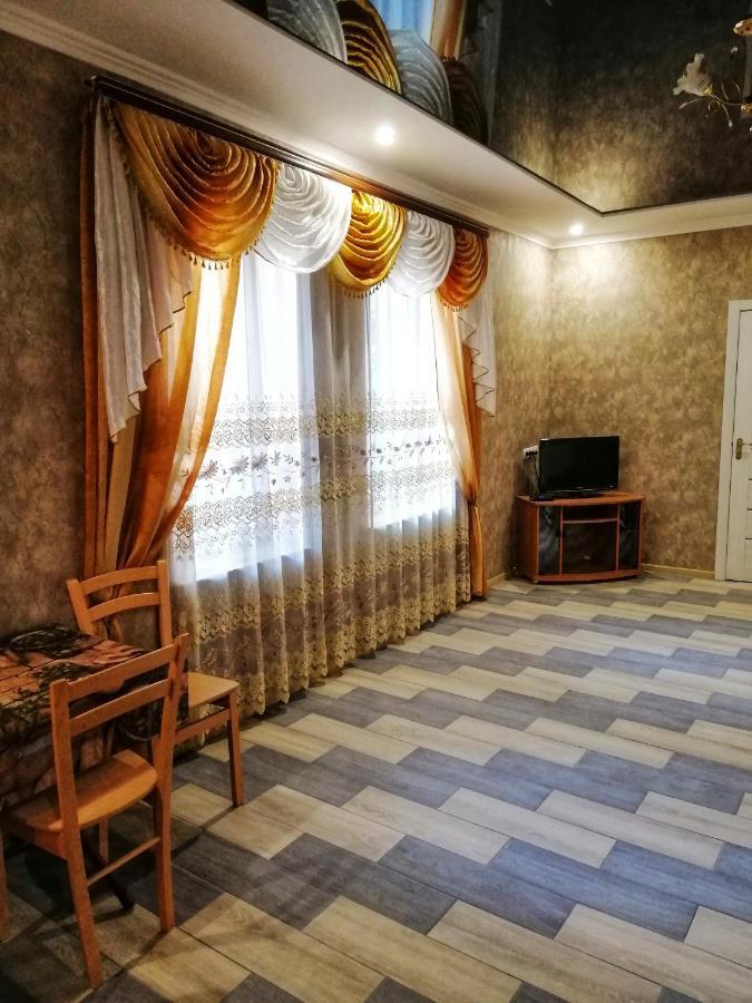 Посуточная Аренда В Центре Кропивницкого Daire Kirovograd Dış mekan fotoğraf
